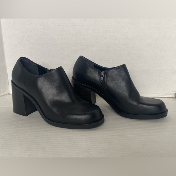 Womens BAKERS Embassy ll Black Leather Chunky Ankle Booties Size 7.5 - Picture 1 of 15
